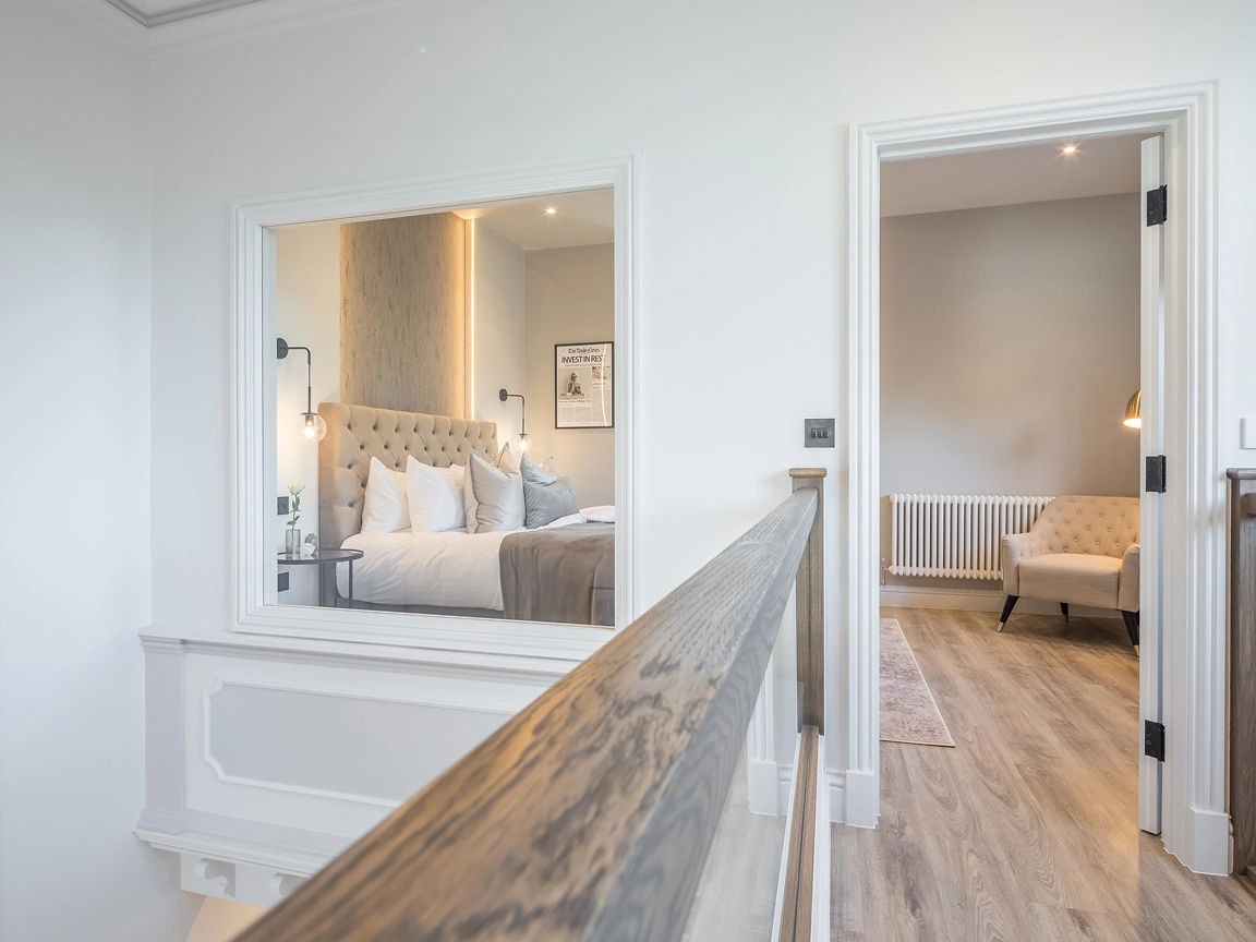 catwalk-to-bedroom