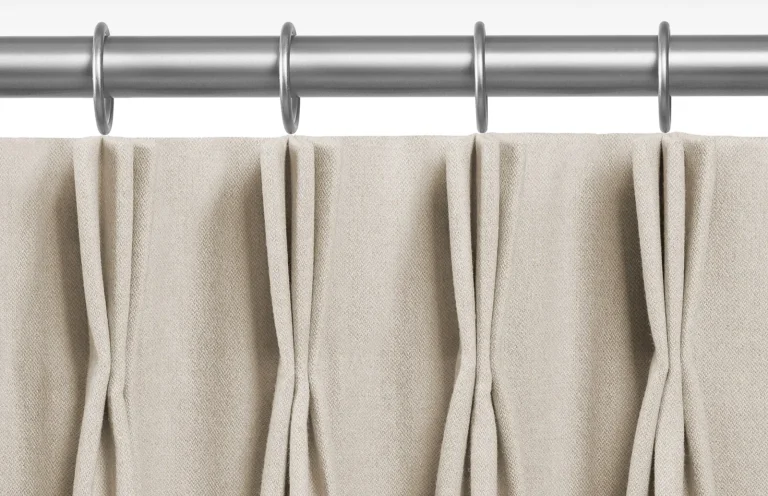 Pinch pleat curtain