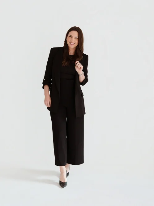 natasha-king-standing-photoshoot